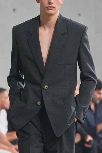 Look 8